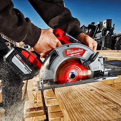 Milwaukee M18 FUEL 18V Brushless Cordless 7-1/4 in. Circular Saw (Tool-Only) - T and A Tools