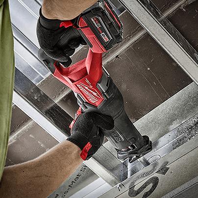 Milwaukee M18 FUEL SAWZALL Kit - T and A Tools